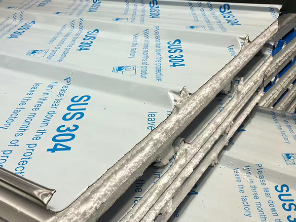 不锈钢泡沫夹芯瓦