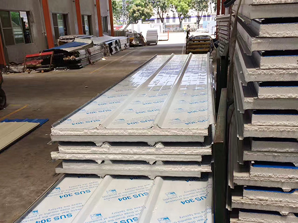 不锈钢泡沫夹芯瓦