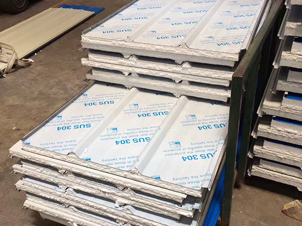 不锈钢泡沫夹芯瓦