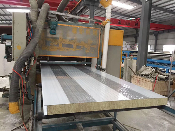 单面冲孔岩棉板隔音板